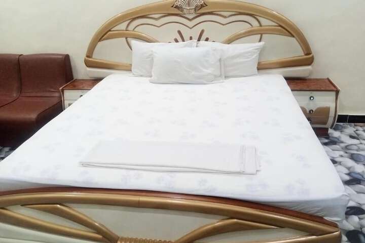 Room 8 of 24