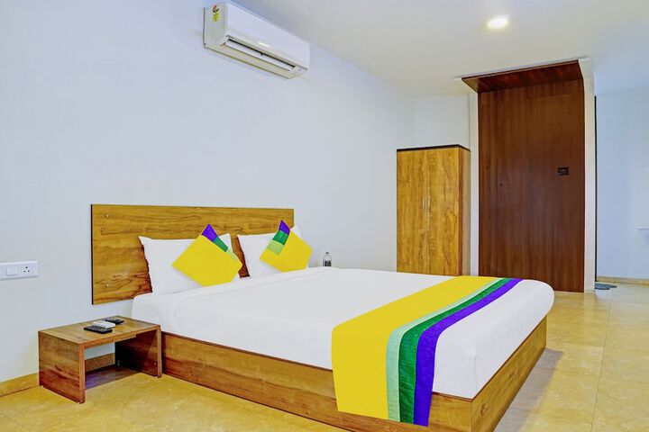 Room 8 of 25