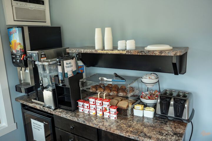 Breakfast/Coffee Service 39 of 42