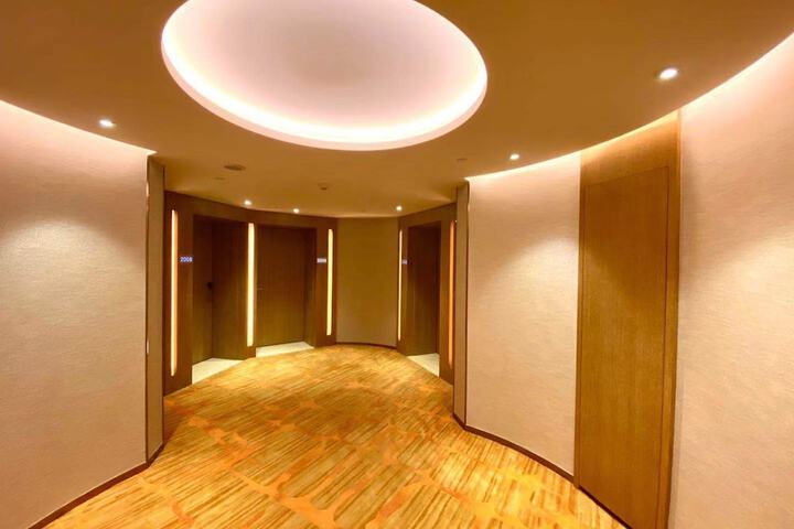 Ballroom/Hall 110 of 142
