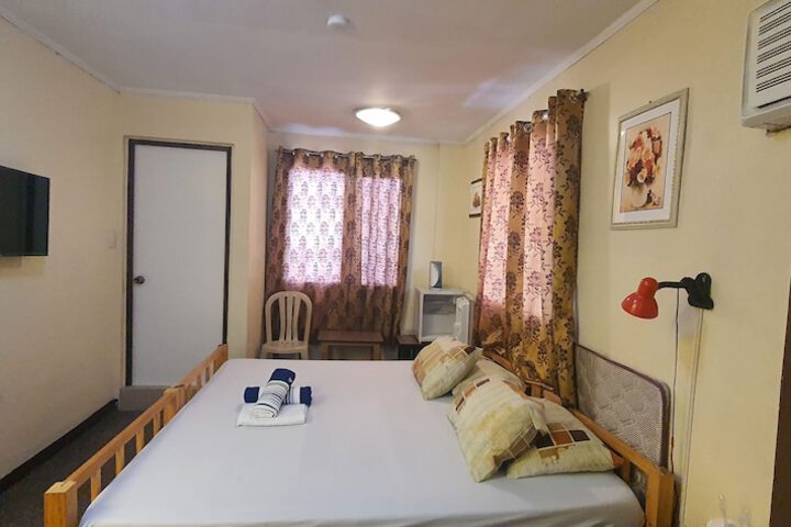 Room 15 of 34