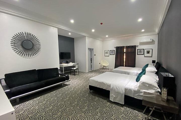 Room 13 of 68