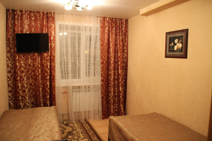 Room 4 of 7