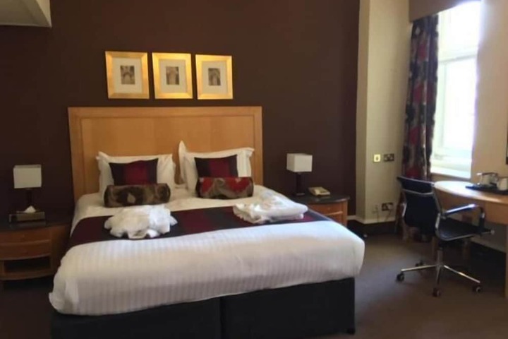 Room 6 of 43