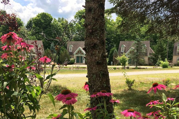 Spruce Hill Inn and Cottages in Mansfield, OH