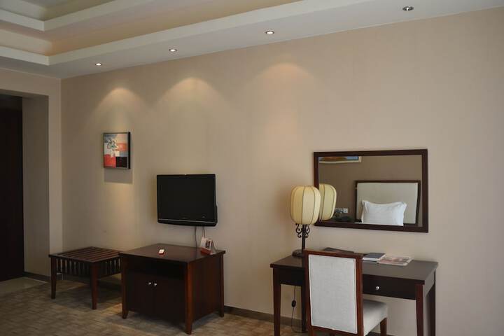 Room 15 of 48