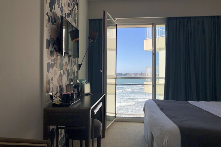 Room 11 of 51