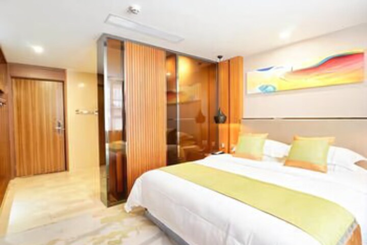 Room 3 of 7