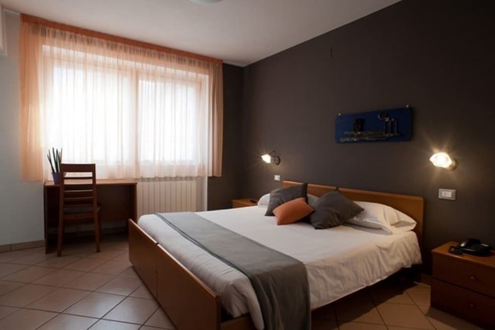 Room 3 of 45