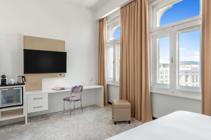 Room 45 of 101