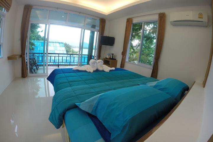 Room 7 of 82