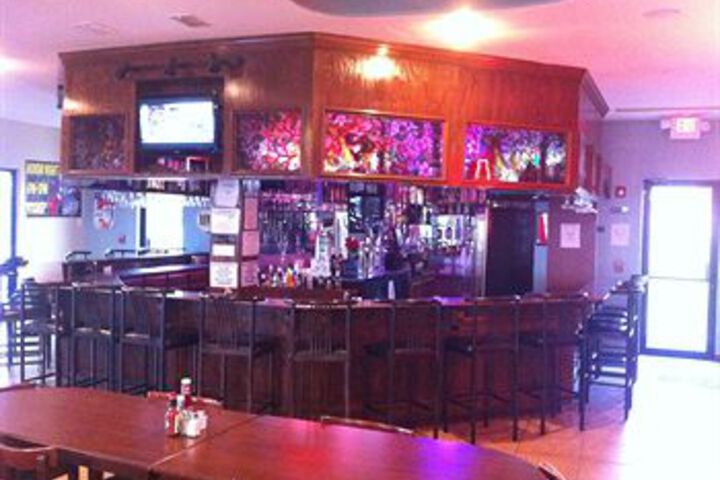 Lounge 34 of 47