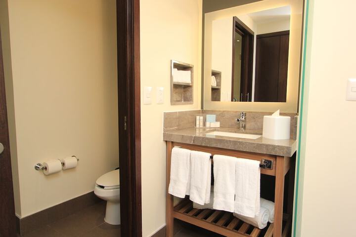 Room 26 of 65