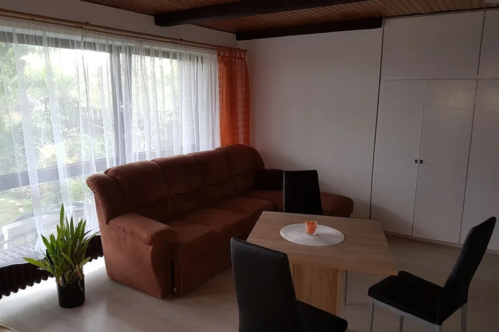 Room 3 of 7