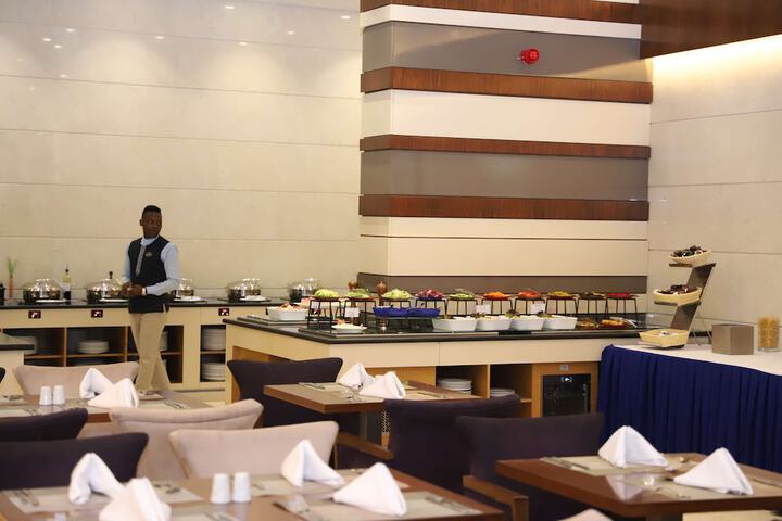 Dining 66 of 114