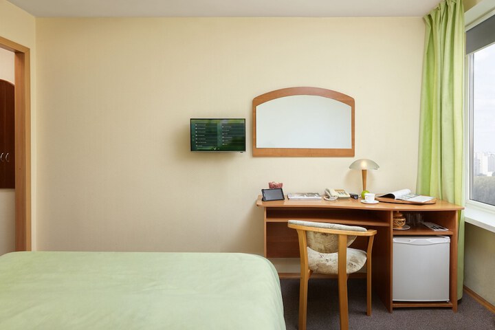 Room 25 of 93