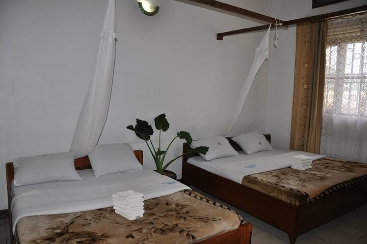Room 5 of 14