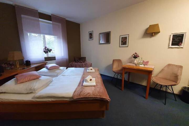 Room 3 of 16