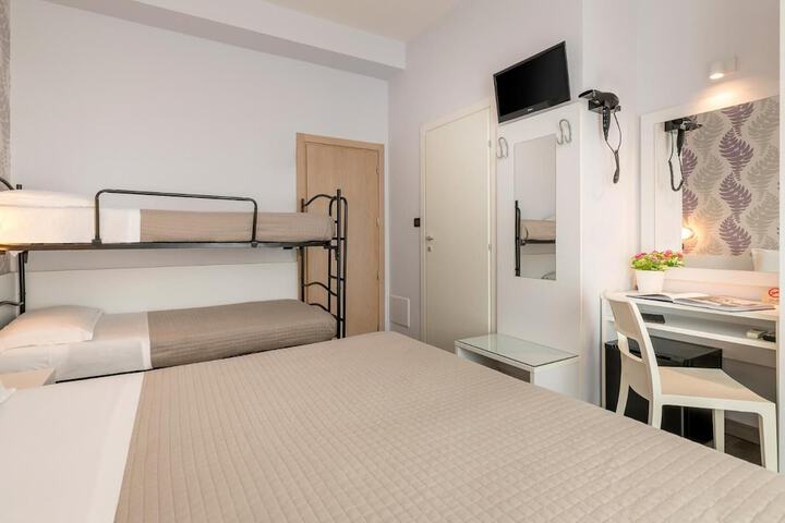 Room 10 of 48