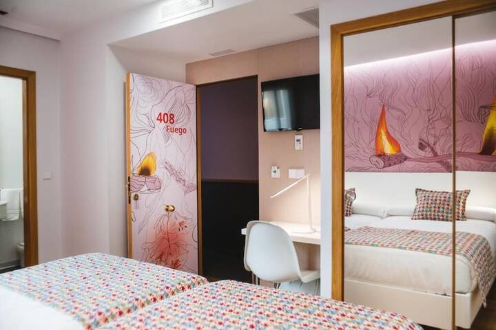 Room 6 of 24