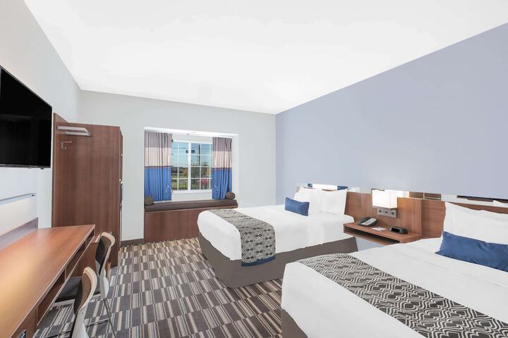 Room 9 of 33