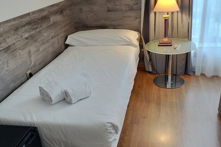 Room 10 of 63