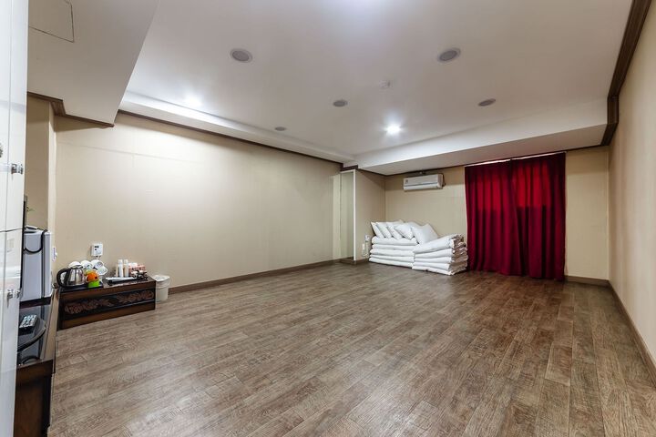 Room 55 of 65