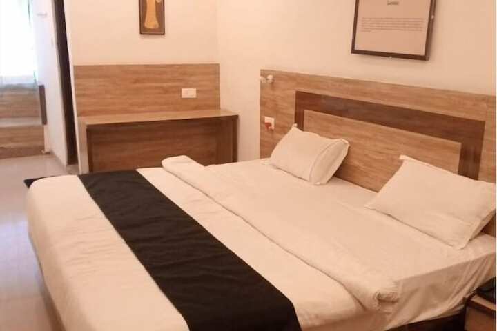 Room 5 of 31