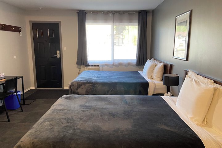 Room 11 of 37