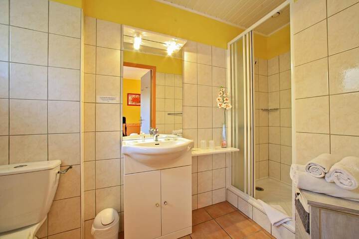 Room 17 of 25