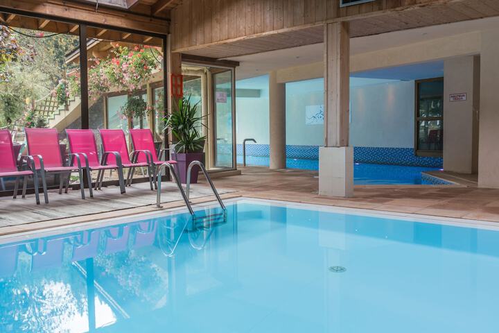 Pools & Facilities
