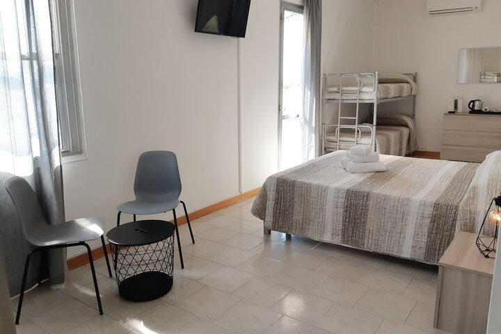 Room 12 of 85