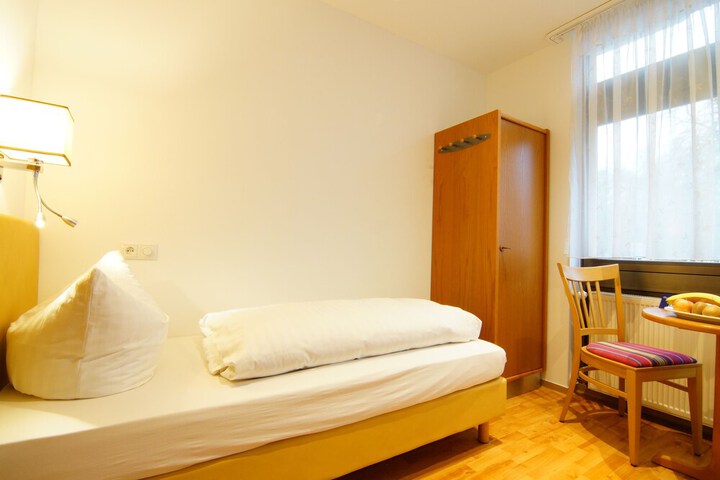 Room 20 of 48
