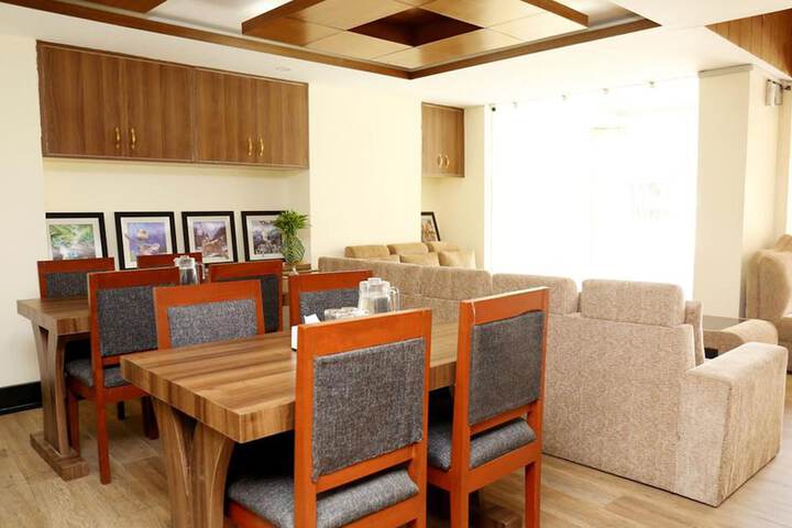 Room 6 of 16