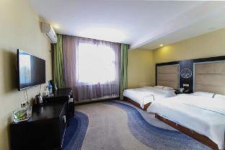 Room 6 of 7
