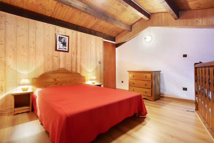 Room 7 of 25