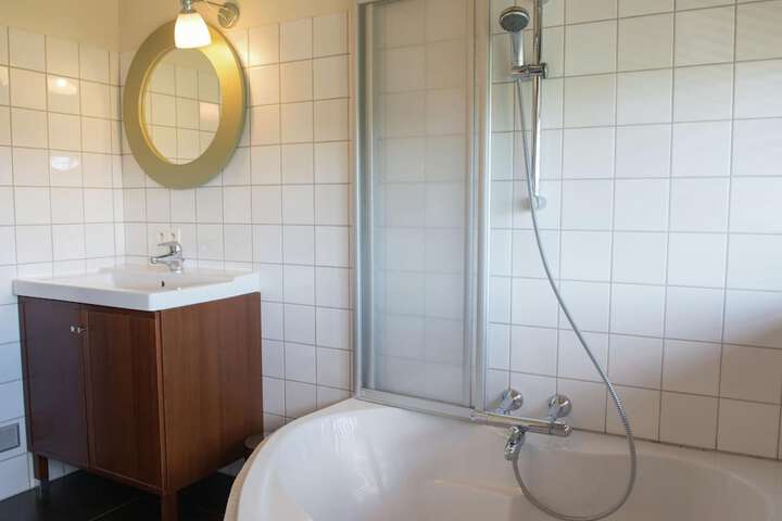 Room 12 of 40