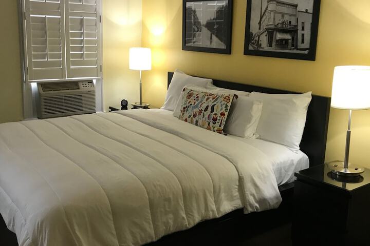 Superior King Room (15 of 15)