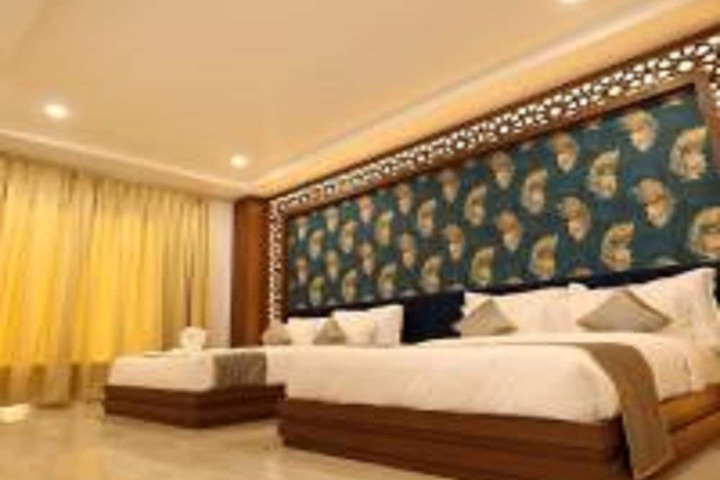 Room 44 of 190