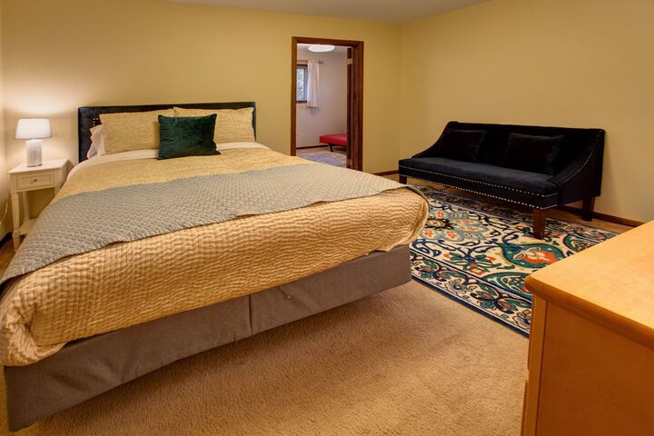 Room 3 of 35