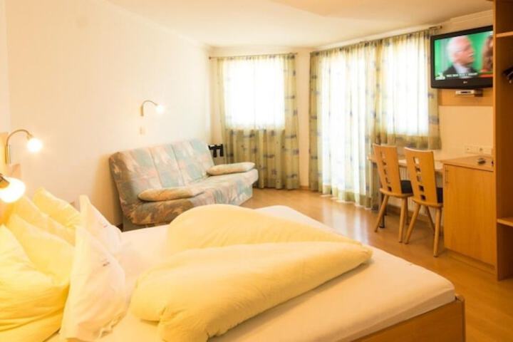 Room 4 of 29