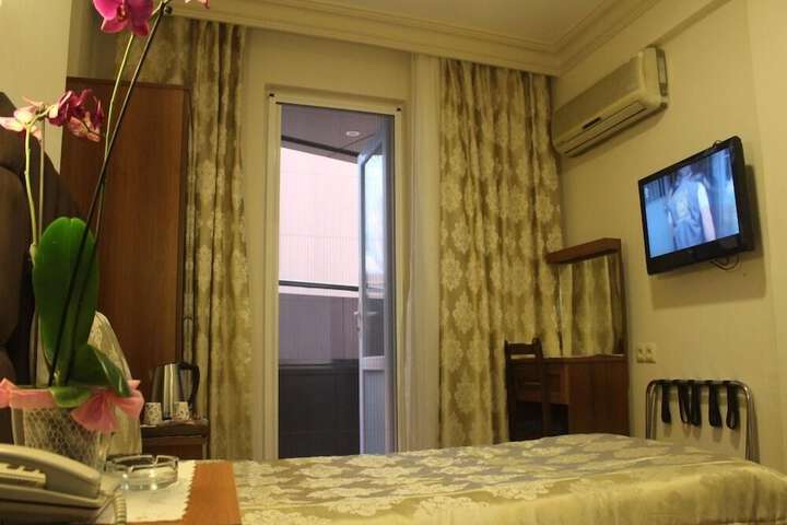 Room 15 of 37
