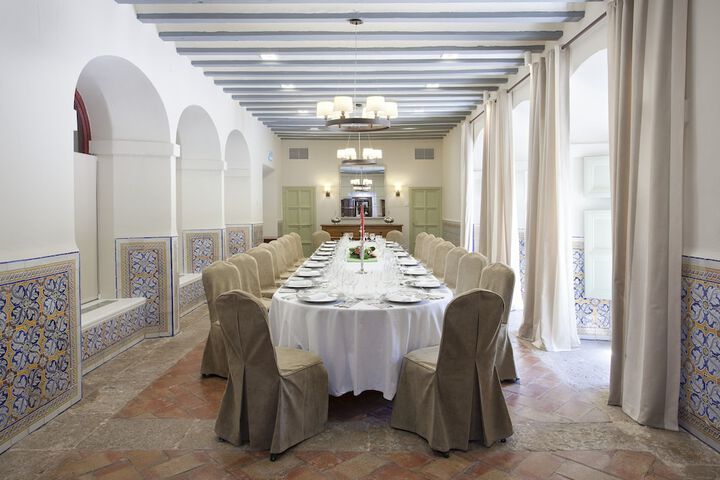 Ballroom/Hall 34 of 55