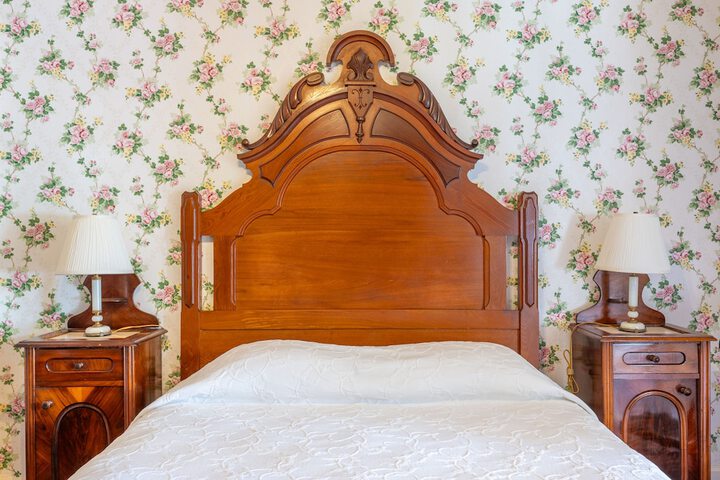 Room 10 of 111