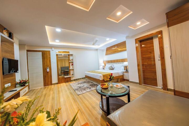 Room 9 of 25