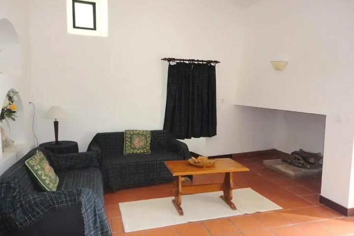 Room 2 of 13