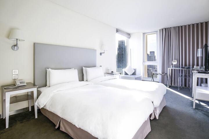 Room 21 of 80