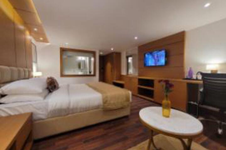 Room 14 of 14