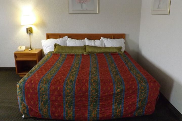 Standard | King Bed (2 of 4)