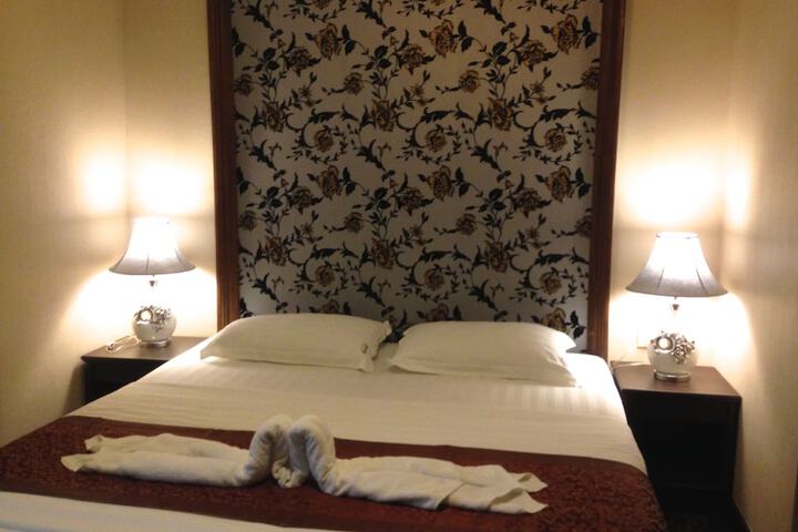 Room 4 of 35